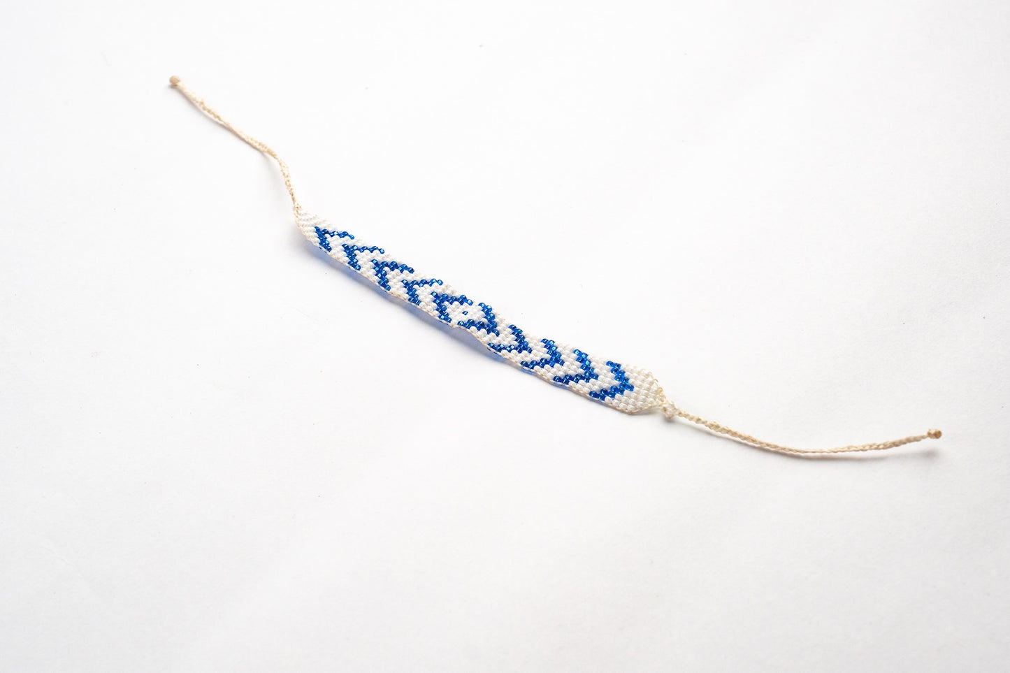 Brazalete Triángulos Entrelazados