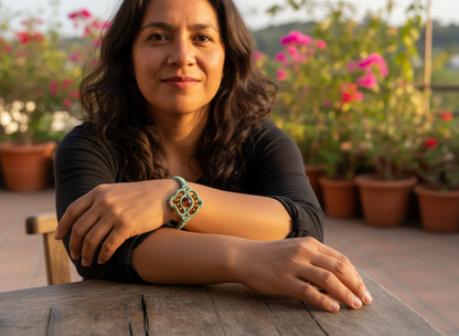 Manilla " Flor verde agua"