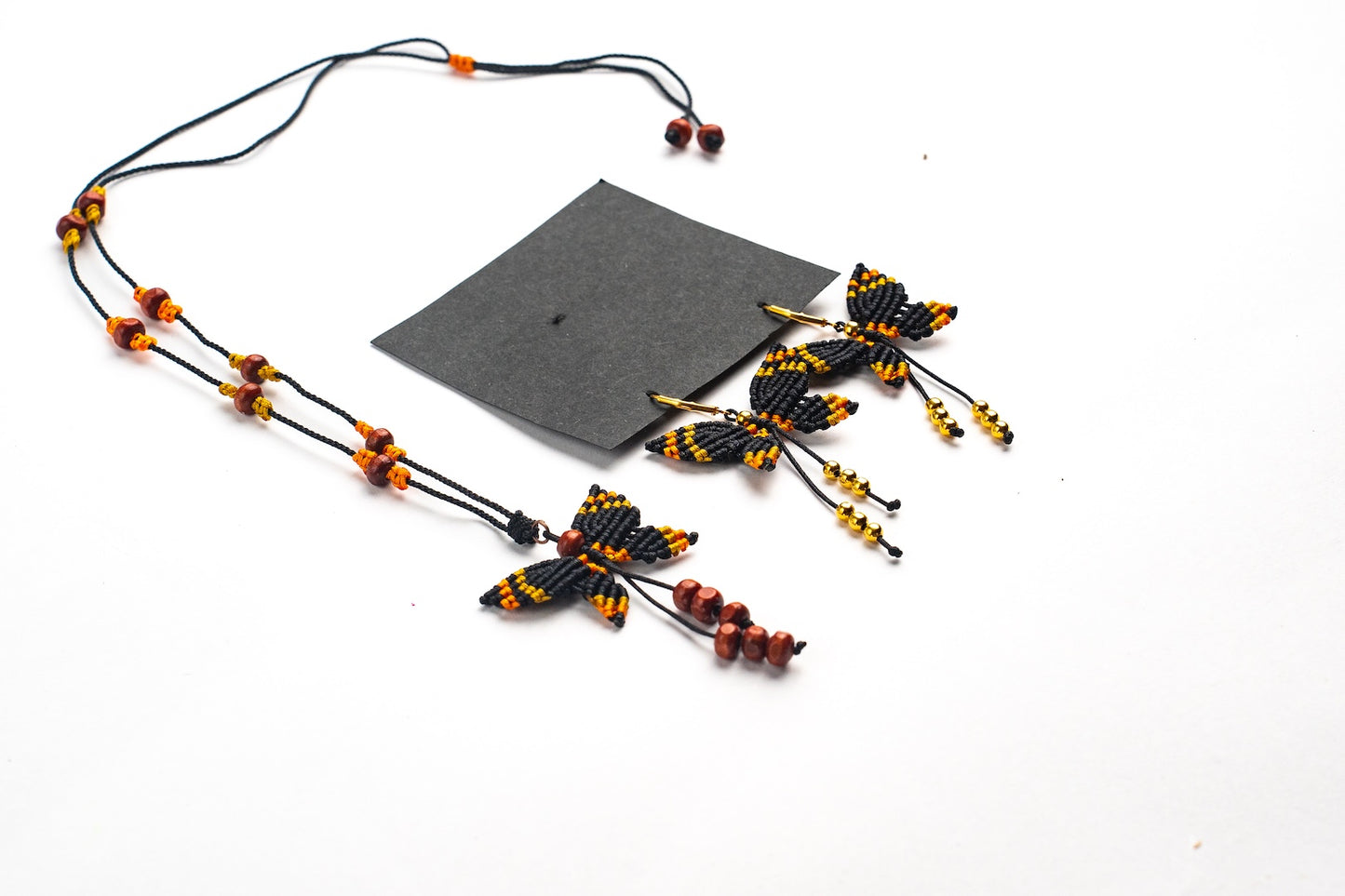 Set Collar y Aretes Mariposa Negra